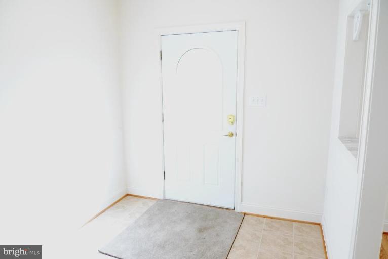 701 Security Road Hagerstown, MD 21740 - Photo 4 of 12 Entrance / Foyer