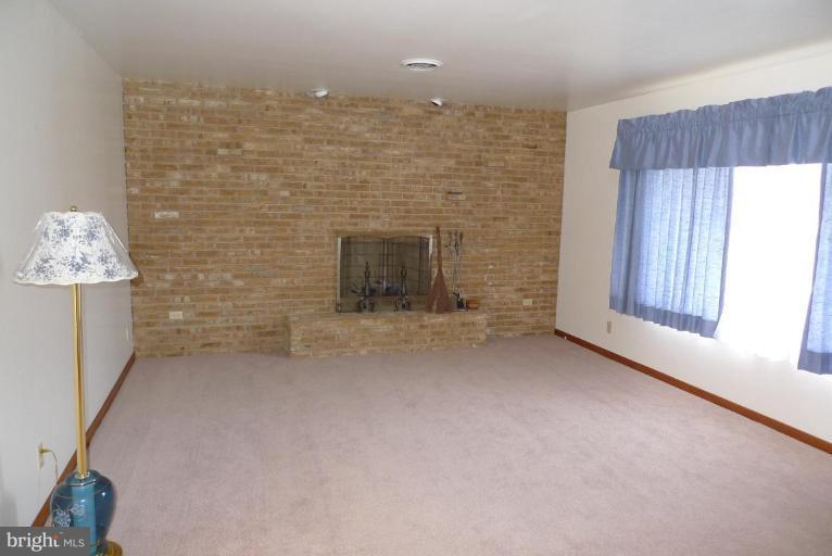 701 Security Road Hagerstown, MD 21740 - Photo 9 of 12 Living Room
