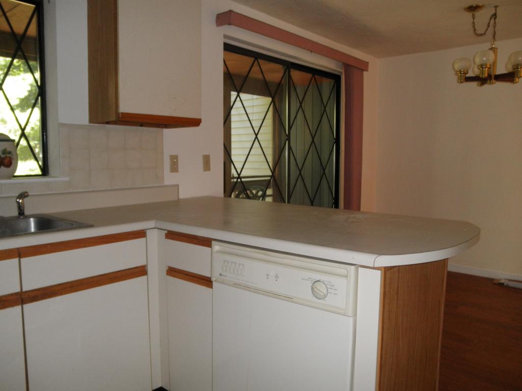 4 Plasic Road, Unit 4 Merrimack, NH 03054 - Photo 5 of 28