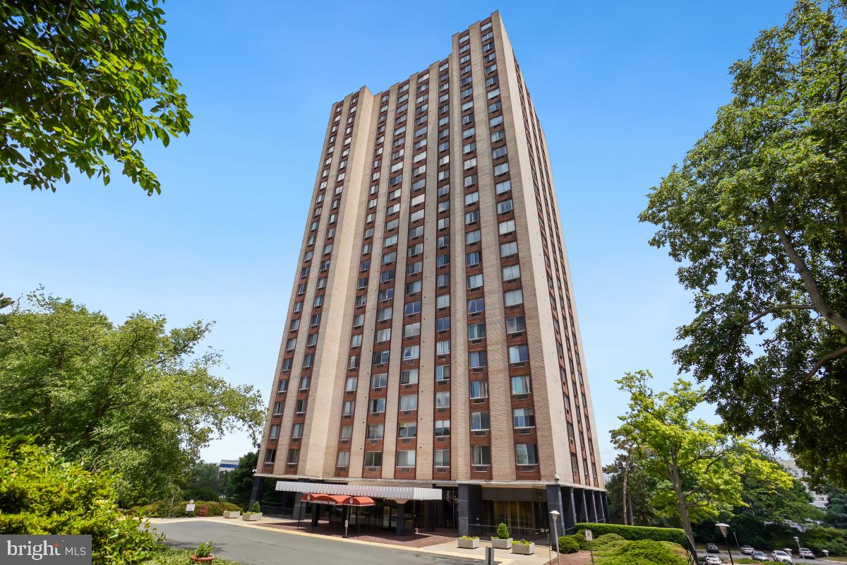 9701 Fields Road, Unit 1208 Gaithersburg, MD 20878 - Photo 1 of 29