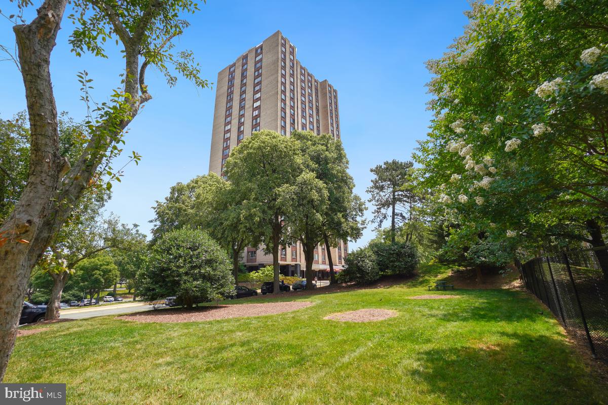 9701 Fields Road, Unit 1208 Gaithersburg, MD 20878 - Photo 2 of 29