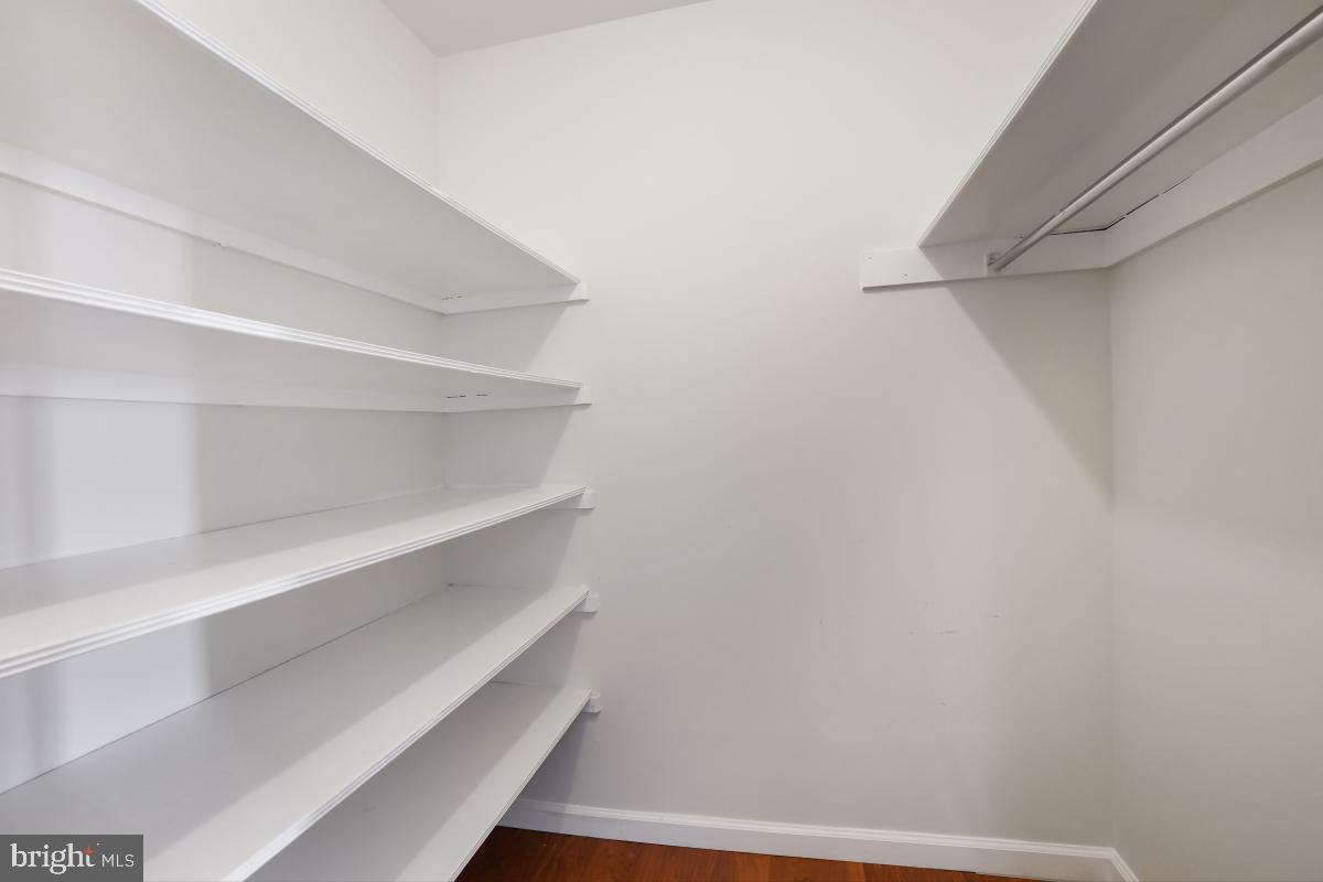 9701 Fields Road, Unit 1208 Gaithersburg, MD 20878 - Photo 21 of 29 Large Walk-in Closet