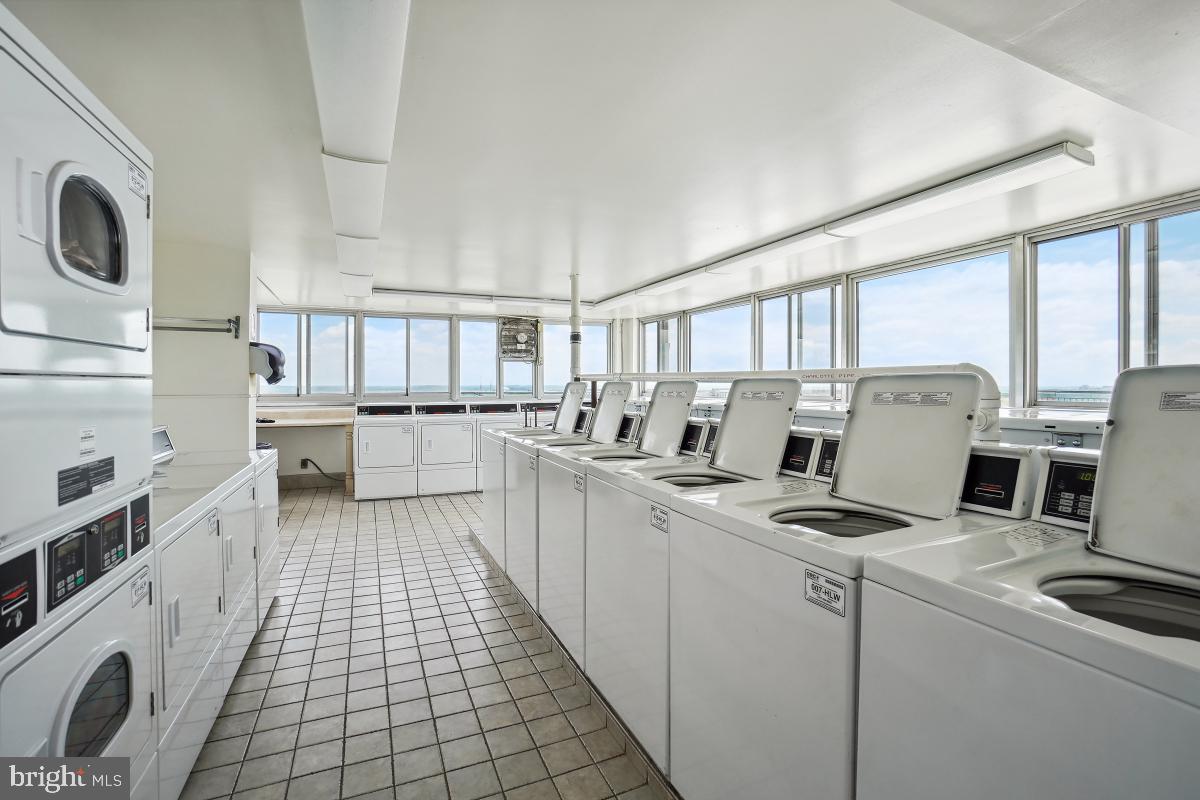 9701 Fields Road, Unit 1208 Gaithersburg, MD 20878 - Photo 22 of 29 Laundry area with spectacular views