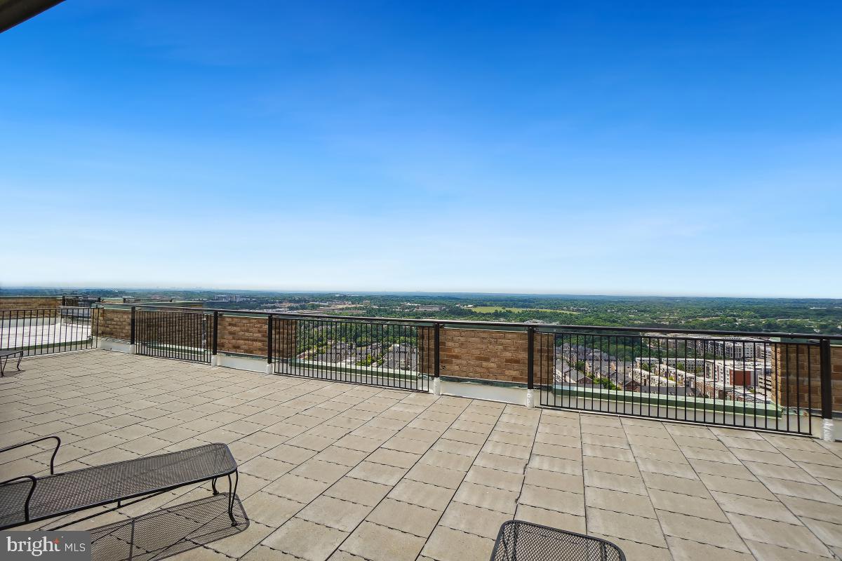 9701 Fields Road, Unit 1208 Gaithersburg, MD 20878 - Photo 24 of 29 View from the roof