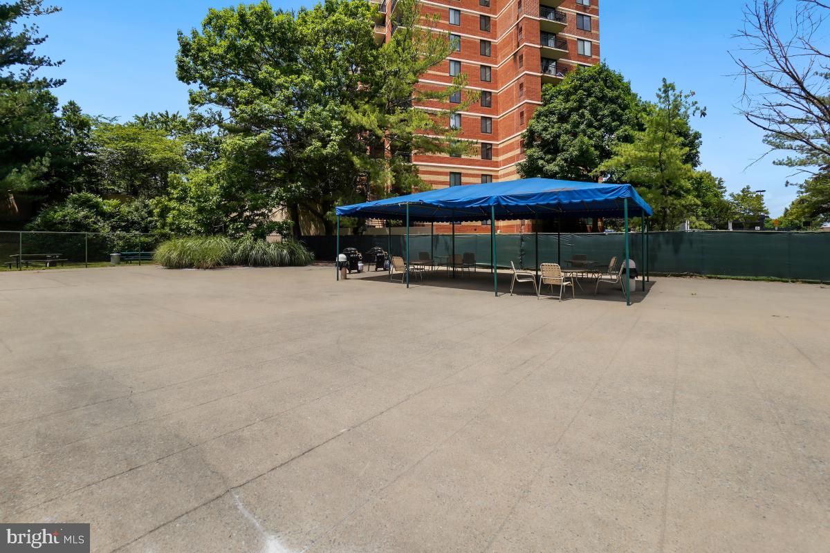 9701 Fields Road, Unit 1208 Gaithersburg, MD 20878 - Photo 29 of 29 Pool Area