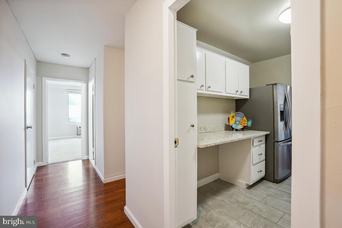 9701 Fields Road, Unit 1208 Gaithersburg, MD 20878 - Photo 6 of 29 Entrance