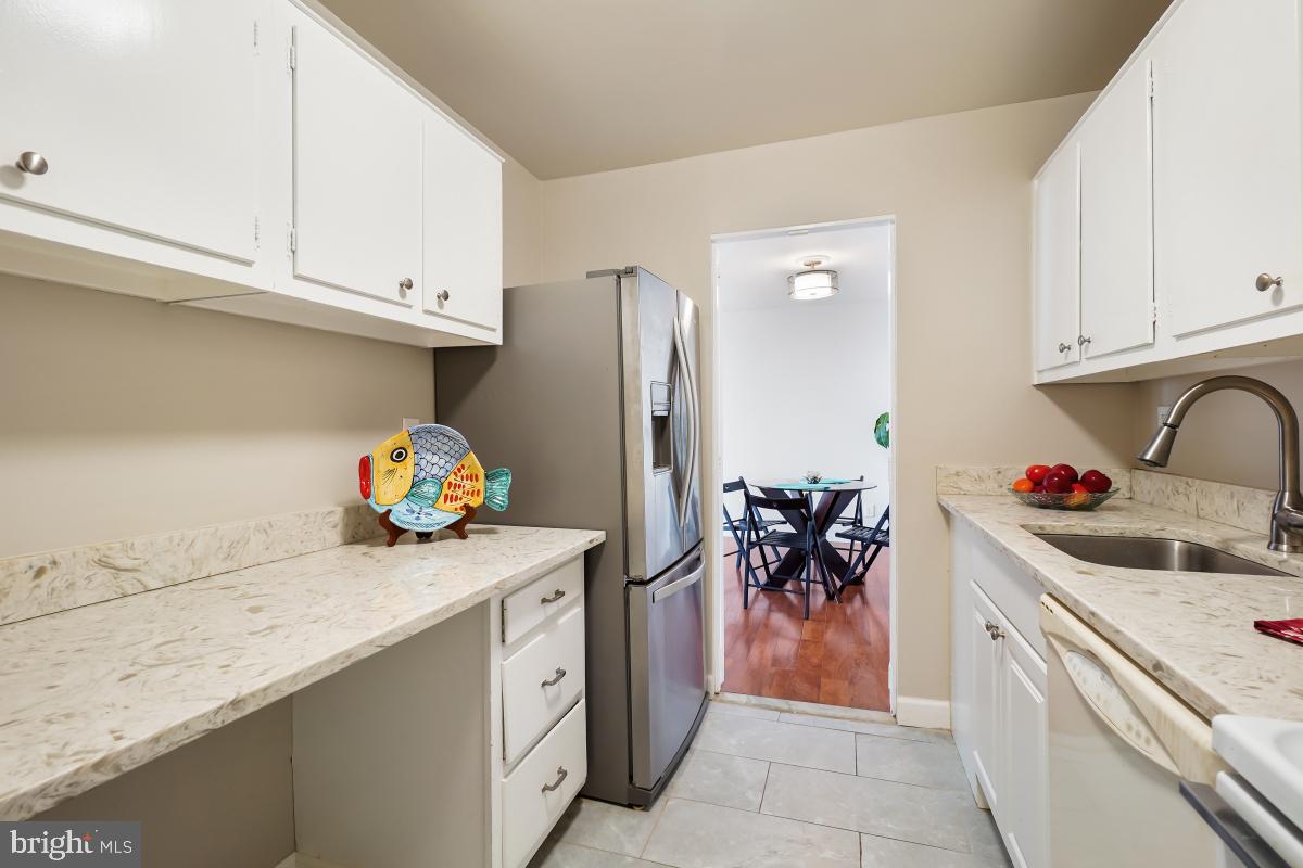 9701 Fields Road, Unit 1208 Gaithersburg, MD 20878 - Photo 9 of 29