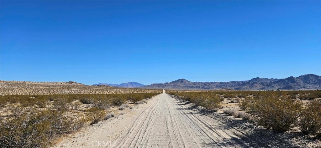 800 Green Rock Mine Road Lucerne Valley, CA 92356 - Photo 7 of 15