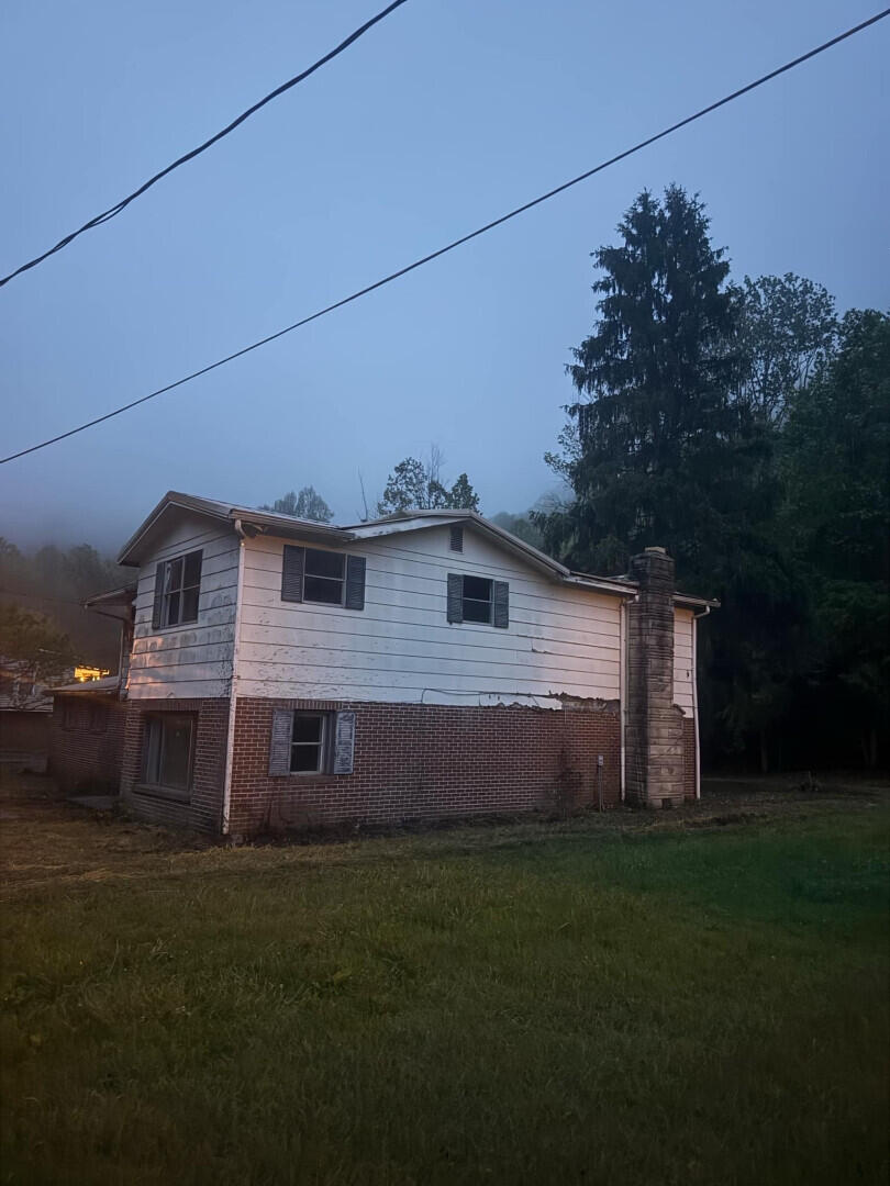 1700 Wolfe Creek Road Martin, KY 41649 - Photo 2 of 14 1700NorthWolfeCreekRoad_56534_2