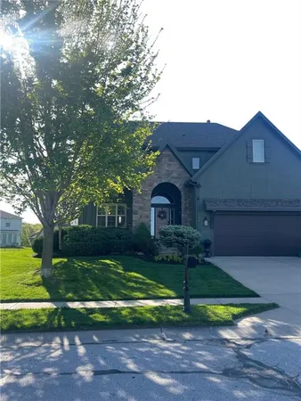 $725,000 | 6484 North Whitetail Way, Parkville, MO 64152