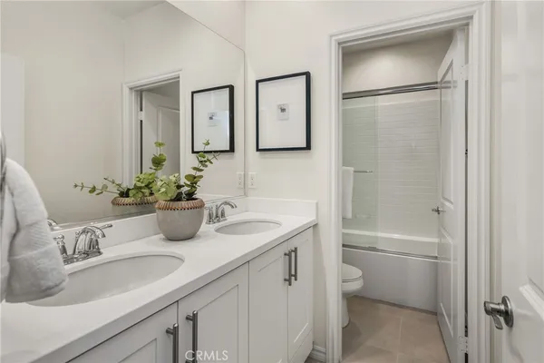 $1,125,000 | 4750 Holly Avenue, Long Beach, CA 90805