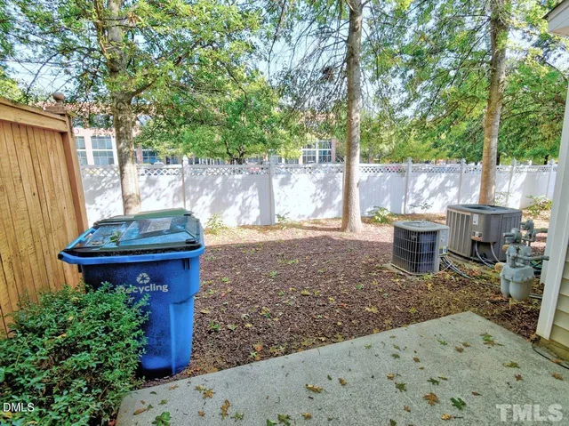 $1,625 | 1733 Sorrell Brook Way, Raleigh, NC 27609