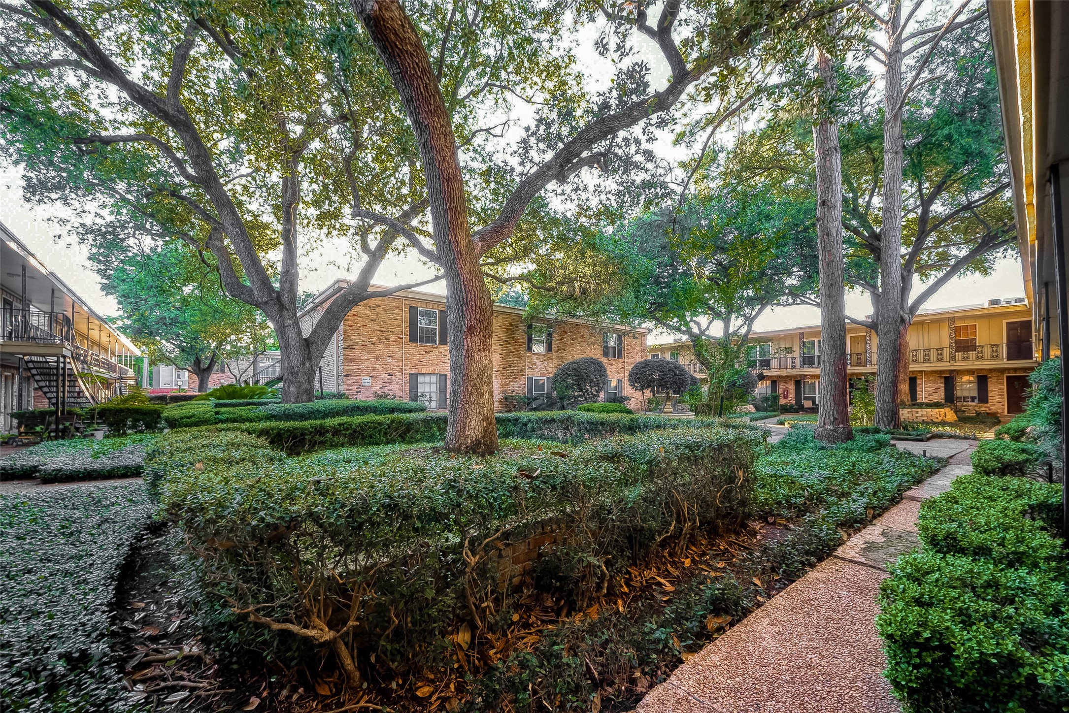 3224 Timmons Lane, Unit 147 Houston, TX 77027 - Photo 29 of 32