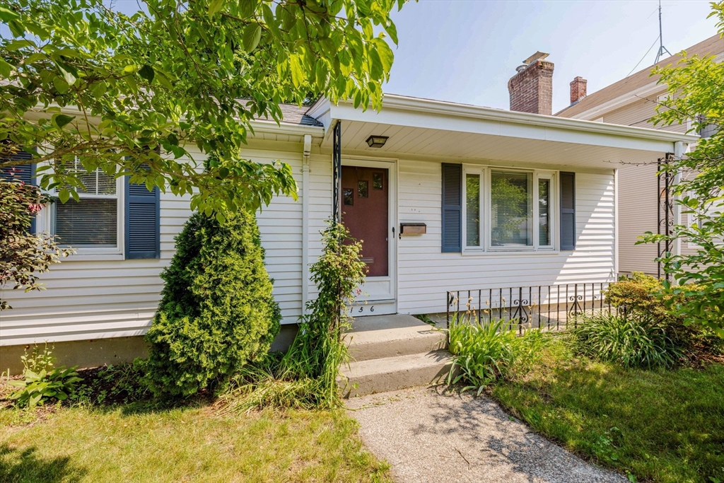 156 Harris Street Pawtucket, RI 02861 - Photo 2 of 41