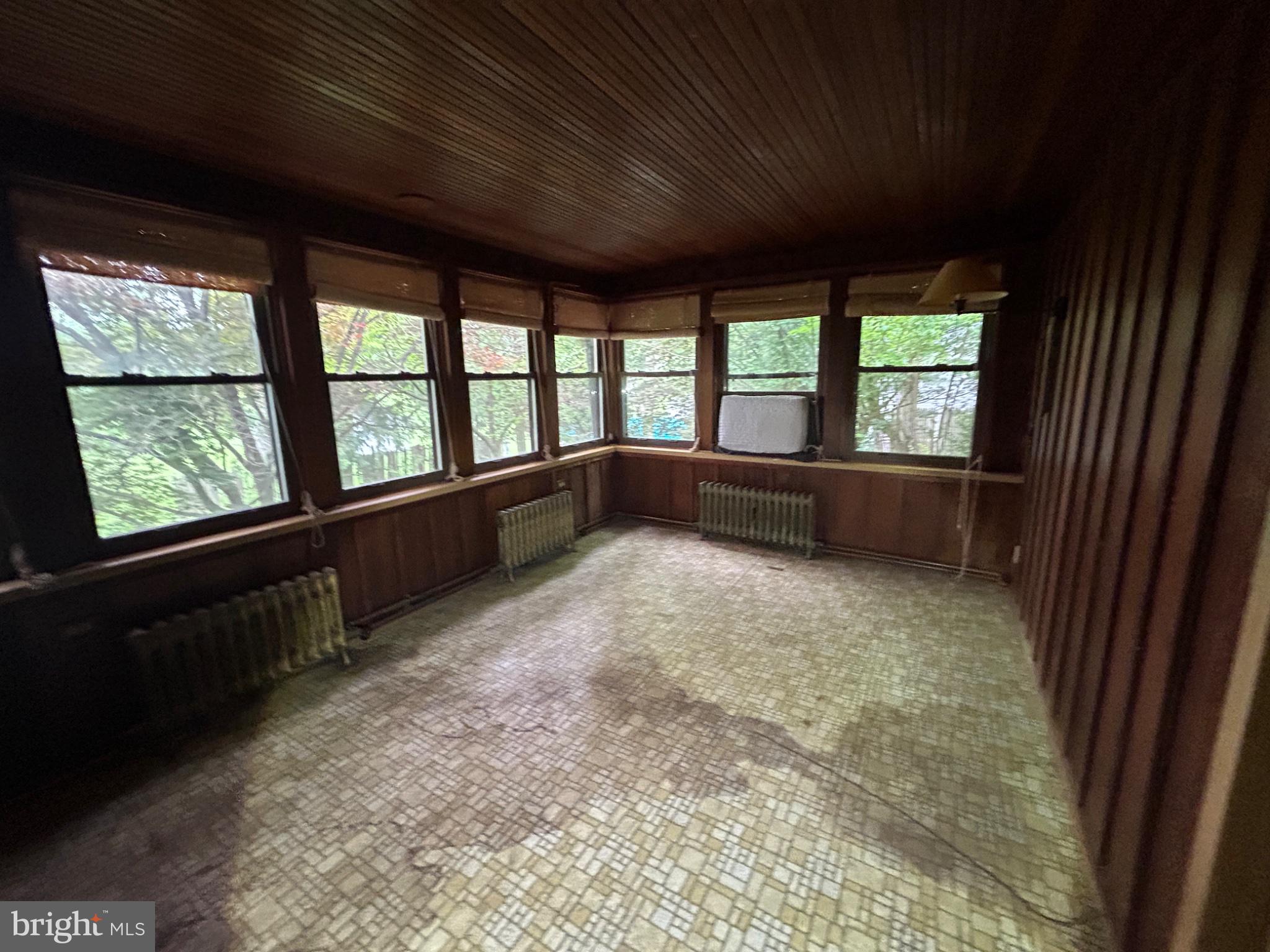 17233 Mountain View Road Emmitsburg, MD 21727 - Photo 5 of 16 Den with vintage charm.