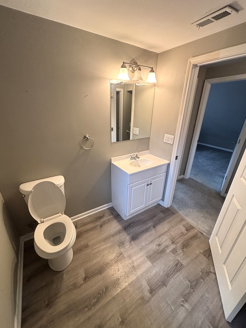 2276 Manchester Road Wheaton, IL 60187 - Photo 12 of 18 Gallery Image 12