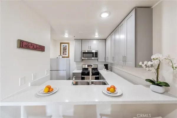 $2,980 | 450 East 4th Street, Unit 416, Santa Ana, CA 92701