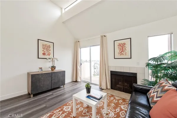 $2,980 | 450 East 4th Street, Unit 416, Santa Ana, CA 92701