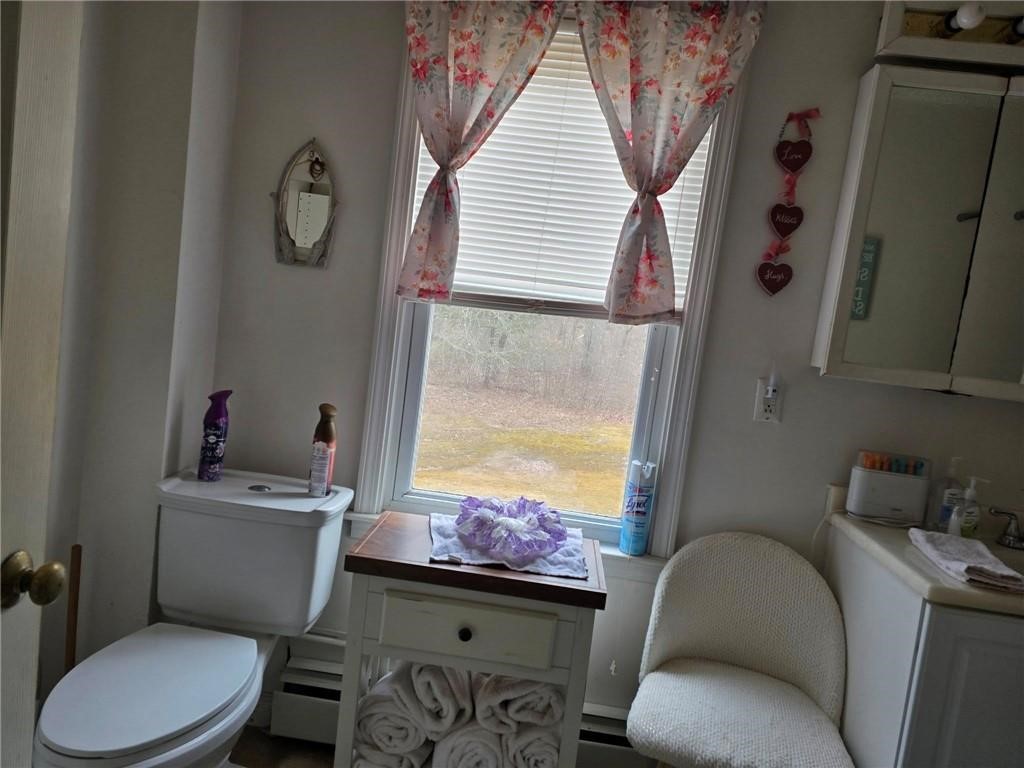 245 Bradford Road Westerly, RI 02808 - Photo 9 of 18