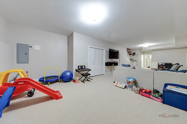 $3,700 | 3931 South Wells Street, Chicago, IL 60609