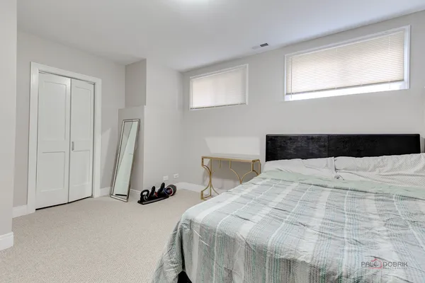 $3,700 | 3931 South Wells Street, Chicago, IL 60609