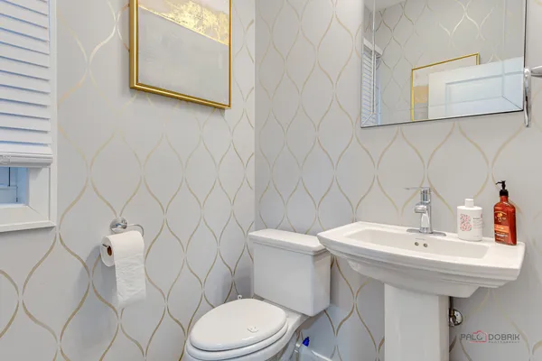 $3,700 | 3931 South Wells Street, Chicago, IL 60609