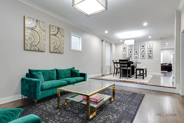 $3,700 | 3931 South Wells Street, Chicago, IL 60609