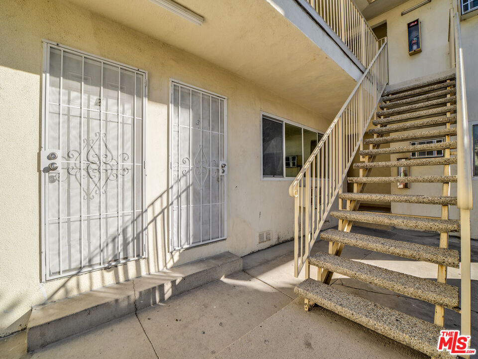 7228 Allott Avenue, Unit 3 Van Nuys, CA 91405 - Photo 11 of 12