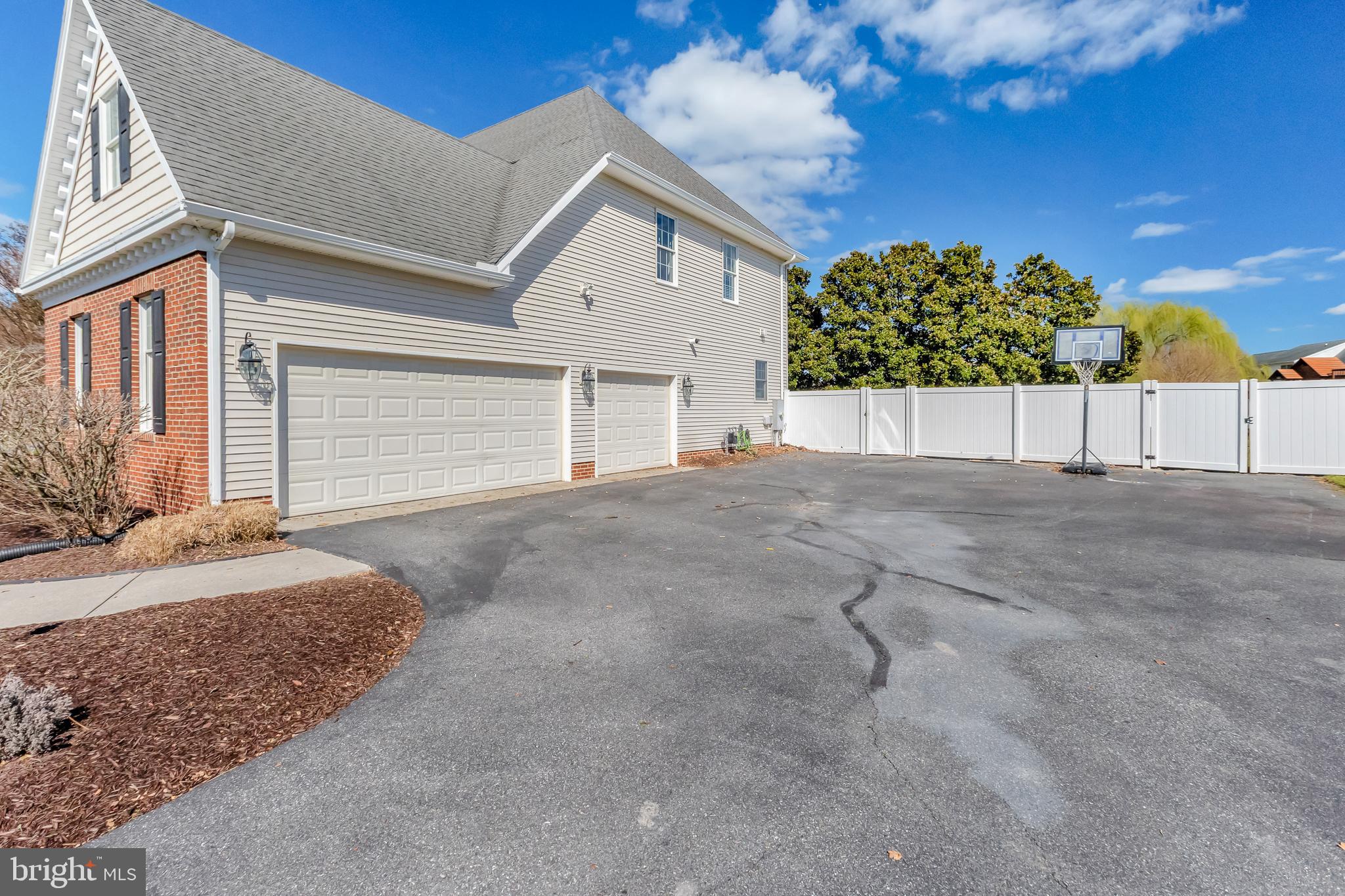 5903 Morgans Way Salisbury, MD 21801 - Photo 4 of 88 3-car garage
