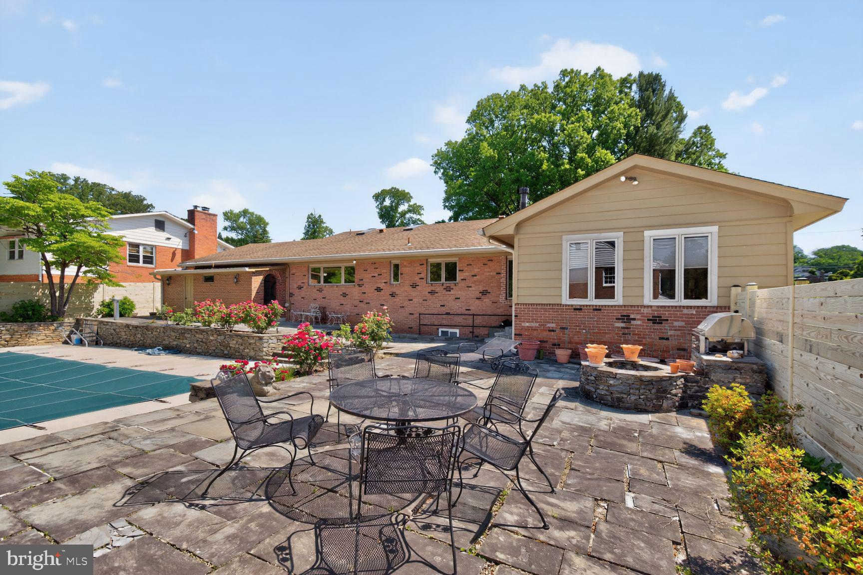 5800 Plainview Road Bethesda, MD 20817 - Photo 23 of 30 a outdoor space with lots of furniture and garden