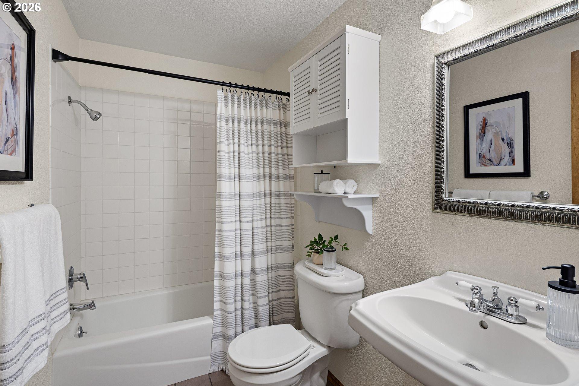 765 Foothill Drive Eugene, OR 97405 - Photo 18 of 41 Gallery Image 18