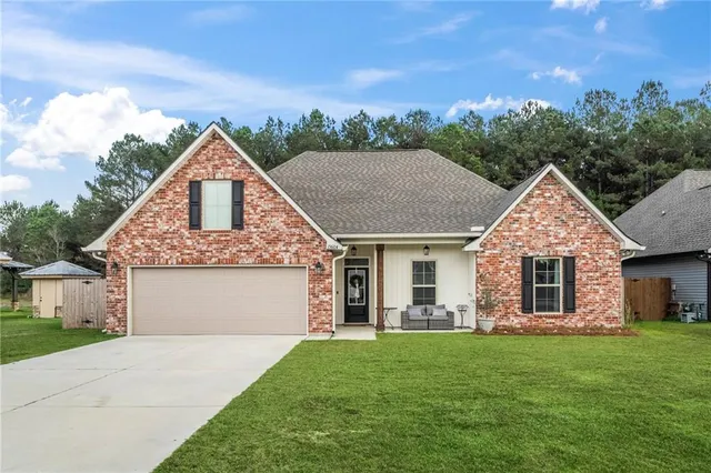 $349,999 | 15604 Grassy Lane, Covington, LA 70435