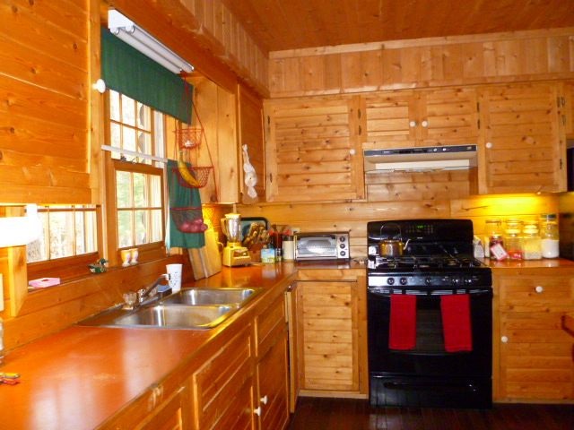 5222 Pumpanickel Road Traverse City, MI 49696 - Photo 8 of 40 1799540-7.JPG
