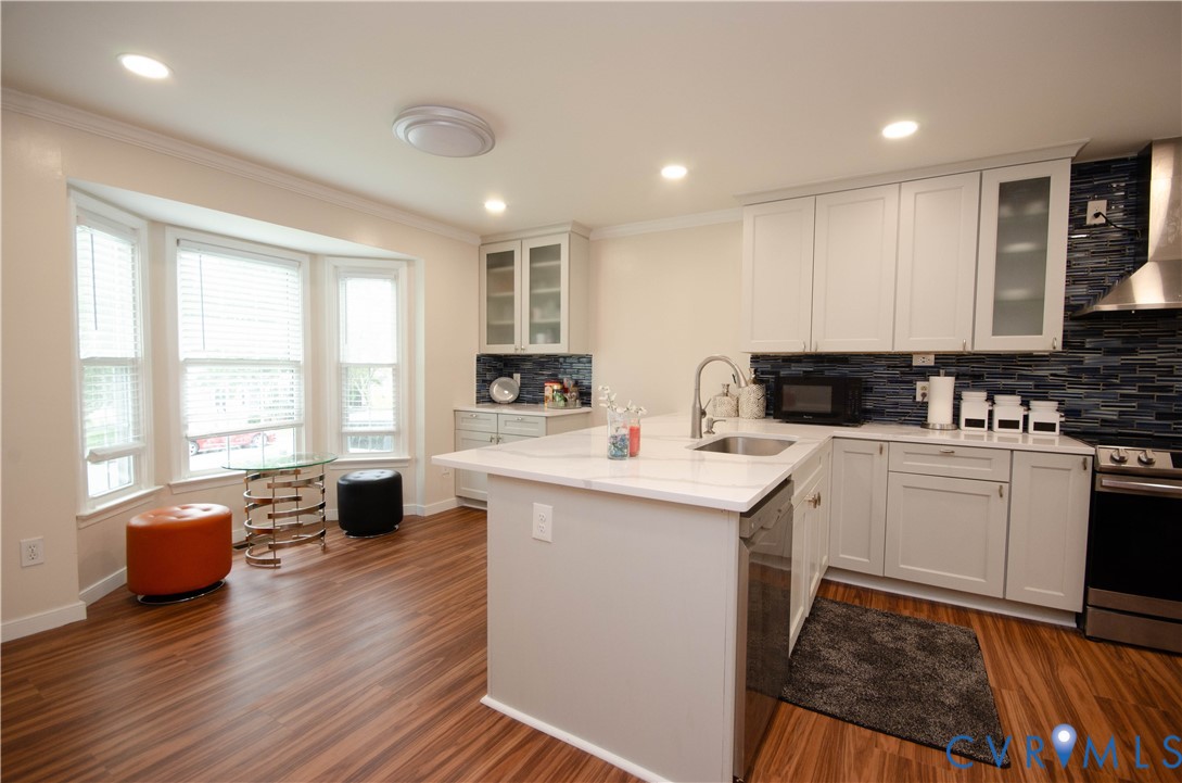 10912 Point Grey Road Henrico, VA 23233 - Photo 12 of 36 Bay window with blinds, wood-finish flooring, rece
