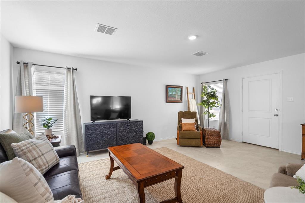 11850 Gabbro Drive Rhome, TX 76078 - Photo 5 of 24 Oversized living room