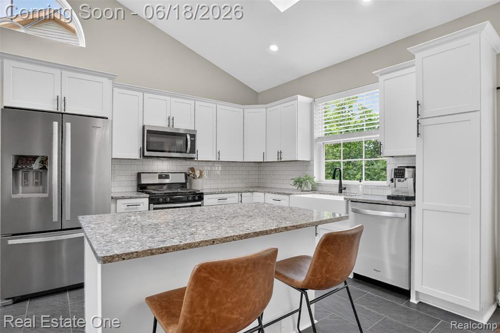 475 Court Lane Howell, MI 48843 - Photo 9 of 55