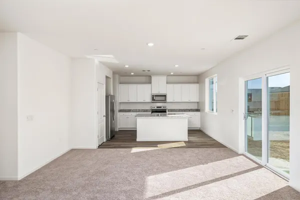 $647,900 | 6693 Gallop Lane, Riverbank, CA 95367