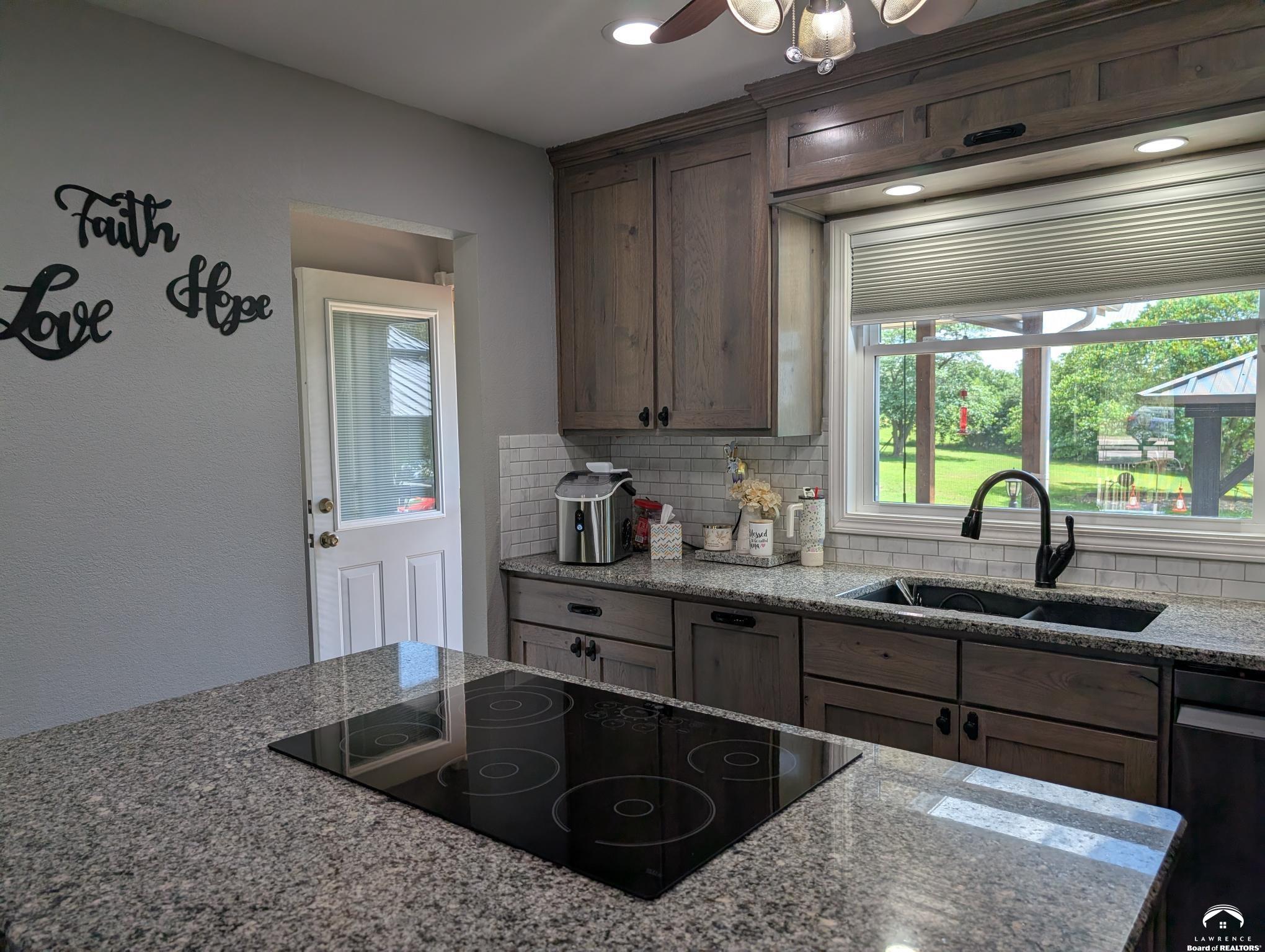 1203 North 1800th Road Lawrence, KS 66049 - Photo 18 of 37