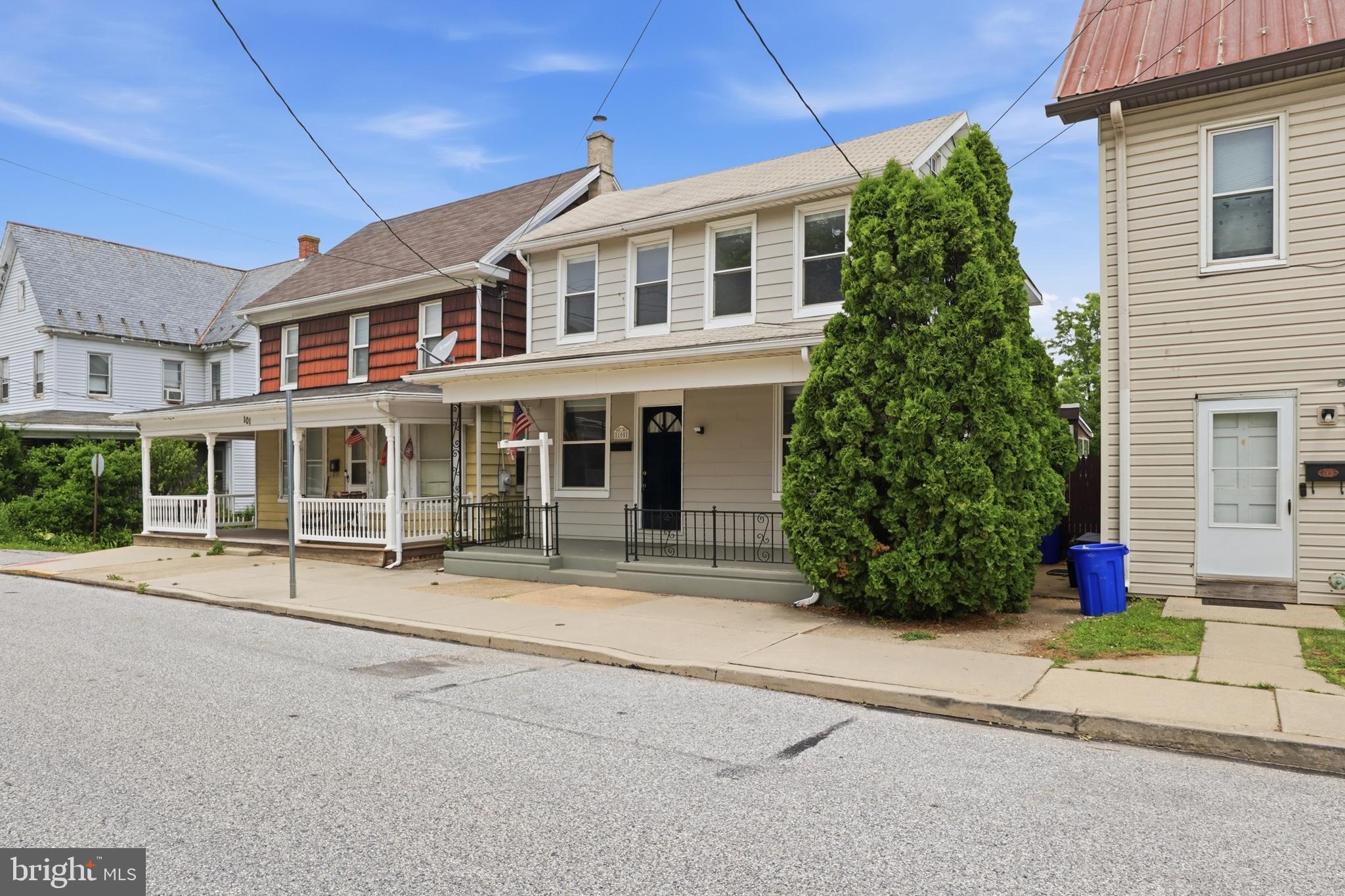 105 East Maple Street Dallastown, PA 17313 - Photo 4 of 54