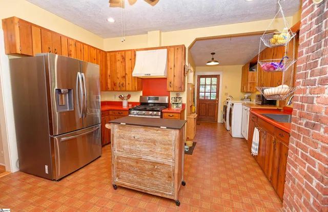 $1,399,000 | 700 South 562, Landrum, SC 29356