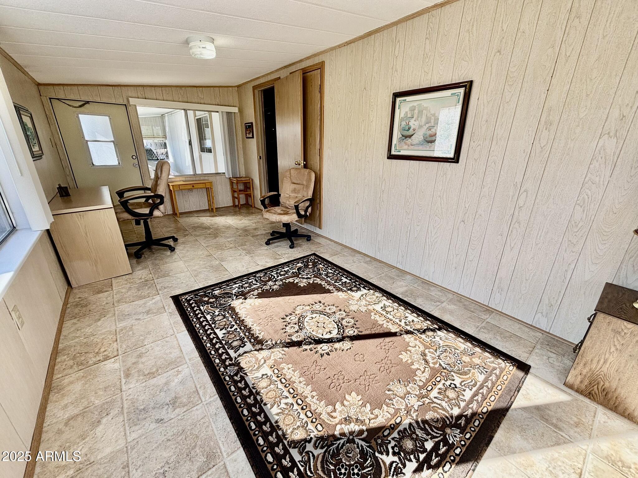 1050 East Broadway Avenue, Unit 44 Apache Junction, AZ 85119 - Photo 17 of 40 a living room with furniture