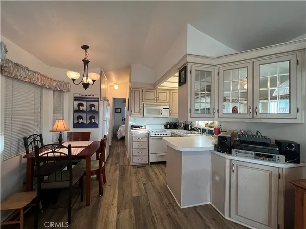 $124,950 | 1295 South Cawston Avenue, Unit 422, Hemet, CA 92545