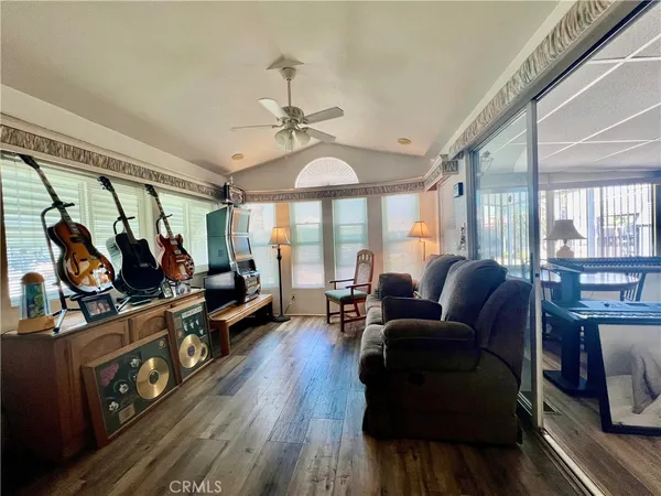 $124,950 | 1295 South Cawston Avenue, Unit 422, Hemet, CA 92545