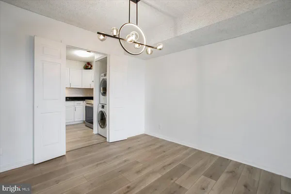 $2,500 | 3800 Powell Lane, Unit 1228, Falls Church, VA 22041