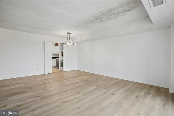 $2,500 | 3800 Powell Lane, Unit 1228, Falls Church, VA 22041