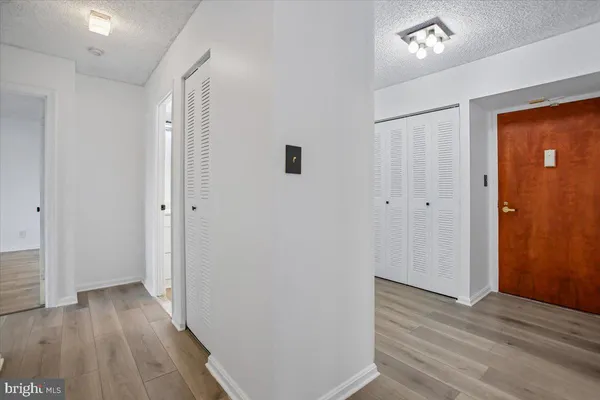 $2,500 | 3800 Powell Lane, Unit 1228, Falls Church, VA 22041