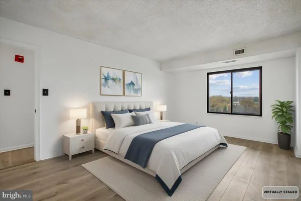 $2,500 | 3800 Powell Lane, Unit 1228, Falls Church, VA 22041