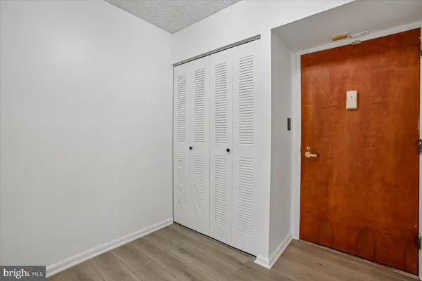 $2,500 | 3800 Powell Lane, Unit 1228, Falls Church, VA 22041