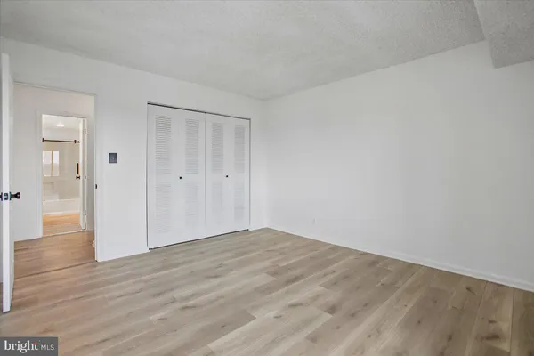 $2,500 | 3800 Powell Lane, Unit 1228, Falls Church, VA 22041