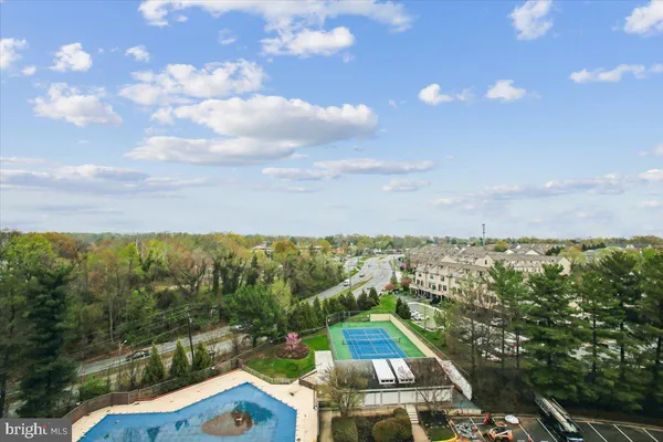 $2,500 | 3800 Powell Lane, Unit 1228, Falls Church, VA 22041